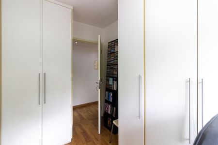 Apartamento à venda com 84m², 3 quartos e 2 vagas Apartamento à venda com 84m², 3 quartos e 2 vagasEscritório