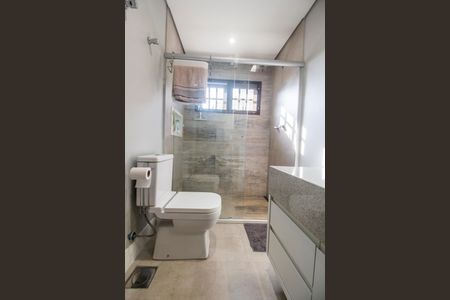 Casa de condomínio para alugar com 407m², 4 quartos e 4 vagasBanheiro