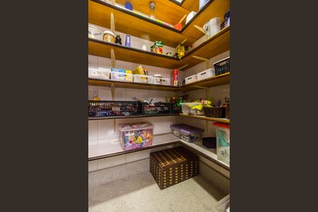 Casa de condomínio para alugar com 407m², 4 quartos e 4 vagasDespensa