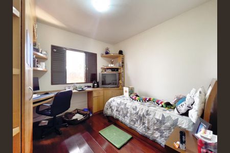 Casa à venda com 333m², 4 quartos e 4 vagas Casa à venda com 333m², 4 quartos e 4 vagasQuarto 1