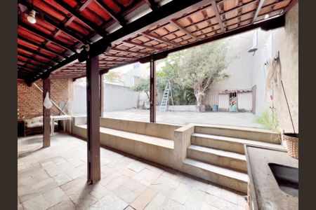 Casa à venda com 333m², 4 quartos e 4 vagas Casa à venda com 333m², 4 quartos e 4 vagasÁrea de Serviço