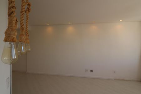 Apartamento à venda com 77m², 2 quartos e 2 vagasSala