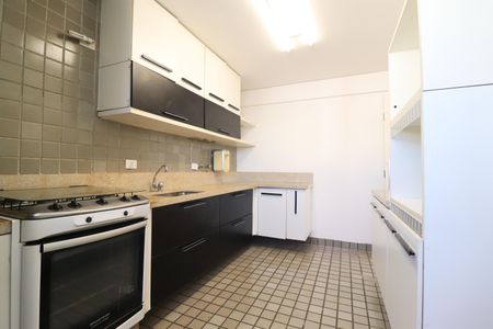 Apartamento à venda com 77m², 2 quartos e 2 vagasCozinha