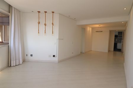 Apartamento à venda com 77m², 2 quartos e 2 vagasSala