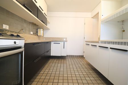 Apartamento à venda com 77m², 2 quartos e 2 vagasCozinha