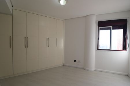 Apartamento à venda com 77m², 2 quartos e 2 vagasQuarto 2