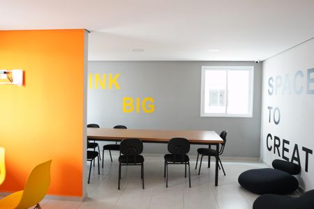 Apartamento à venda com 40m², 2 quartos e sem vagaÁrea comum