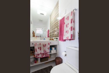 Apartamento à venda com 98m², 3 quartos e 2 vagas Apartamento à venda com 98m², 3 quartos e 2 vagasBanheiro da Suíte