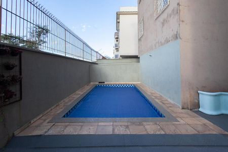 Apartamento à venda com 98m², 3 quartos e 2 vagas Apartamento à venda com 98m², 3 quartos e 2 vagasÁrea comum - Piscina
