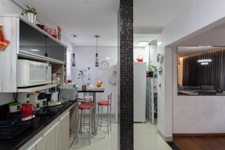 Apartamento à venda com 98m², 3 quartos e 2 vagas Apartamento à venda com 98m², 3 quartos e 2 vagasCozinha