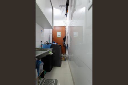 Apartamento à venda com 98m², 3 quartos e 2 vagas Apartamento à venda com 98m², 3 quartos e 2 vagasÁrea de Serviço