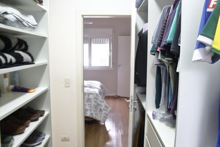 Casa à venda com 280m², 4 quartos e 3 vagasCloset da suíte 2