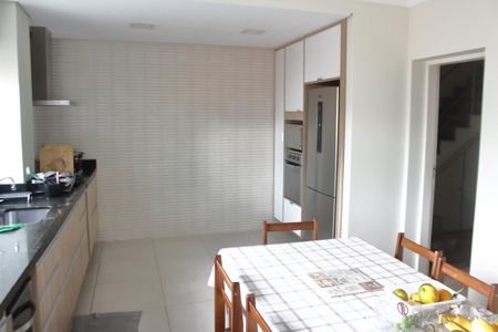 Casa à venda com 280m², 4 quartos e 3 vagasCozinha