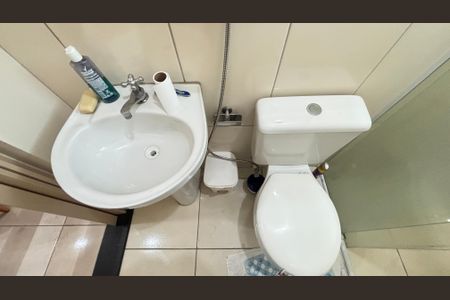 Casa à venda com 220m², 2 quartos e 1 vaga Casa à venda com 220m², 2 quartos e 1 vagaBanheiro