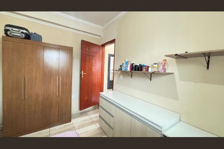 Casa à venda com 220m², 2 quartos e 1 vaga Casa à venda com 220m², 2 quartos e 1 vagaQuarto 2