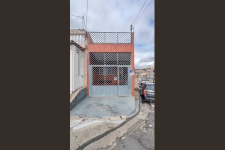 Casa à venda com 225m², 5 quartos e 2 vagas Casa à venda com 225m², 5 quartos e 2 vagasFachada