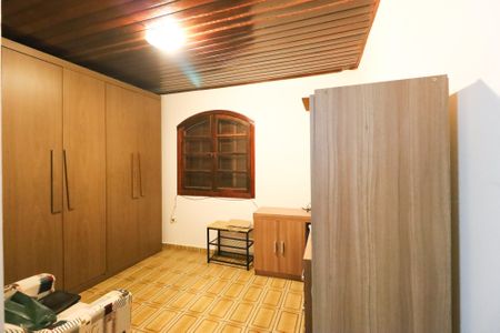 Casa à venda com 225m², 6 quartos e 2 vagas Casa à venda com 225m², 6 quartos e 2 vagasQuarto 5