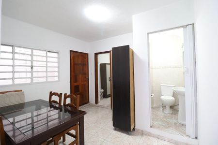 Casa à venda com 225m², 6 quartos e 2 vagas Casa à venda com 225m², 6 quartos e 2 vagasSala de Jantar