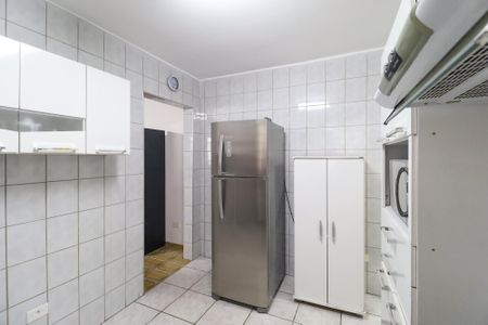 Casa à venda com 225m², 6 quartos e 2 vagas Casa à venda com 225m², 6 quartos e 2 vagasCozinha