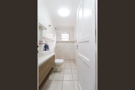 Casa à venda com 225m², 6 quartos e 2 vagas Casa à venda com 225m², 6 quartos e 2 vagasBanheiro 2