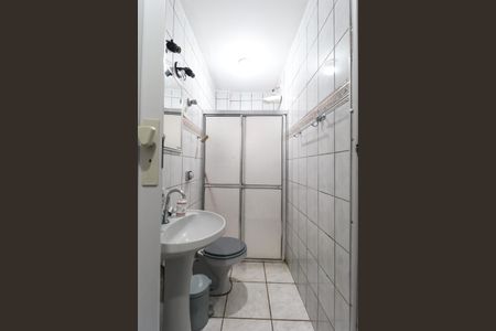 Casa à venda com 225m², 6 quartos e 2 vagas Casa à venda com 225m², 6 quartos e 2 vagasBanheiro 3