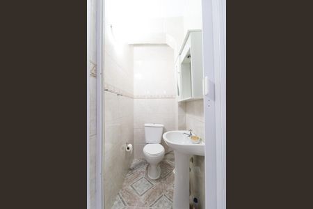 Casa à venda com 225m², 6 quartos e 2 vagas Casa à venda com 225m², 6 quartos e 2 vagasBanheiro 5