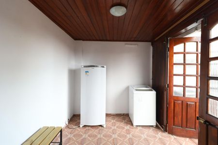 Casa à venda com 225m², 6 quartos e 2 vagas Casa à venda com 225m², 6 quartos e 2 vagasÁrea de Serviço