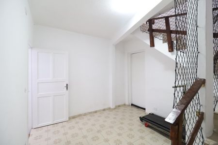 Casa à venda com 225m², 6 quartos e 2 vagas Casa à venda com 225m², 6 quartos e 2 vagasSala 2