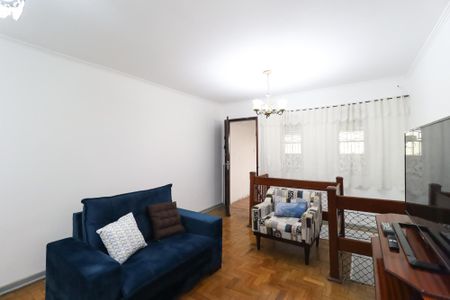 Casa à venda com 225m², 6 quartos e 2 vagas Casa à venda com 225m², 6 quartos e 2 vagasSala