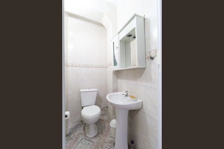 Casa à venda com 225m², 6 quartos e 2 vagas Casa à venda com 225m², 6 quartos e 2 vagasBanheiro 5