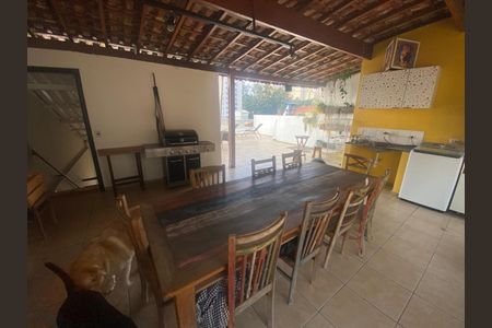 Casa à venda com 260m², 4 quartos e 3 vagas Casa à venda com 260m², 4 quartos e 3 vagasFoto 25