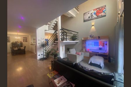 Casa à venda com 260m², 4 quartos e 3 vagas Casa à venda com 260m², 4 quartos e 3 vagasFoto 02