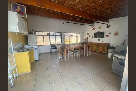 Casa à venda com 260m², 4 quartos e 3 vagas Casa à venda com 260m², 4 quartos e 3 vagasFoto 22