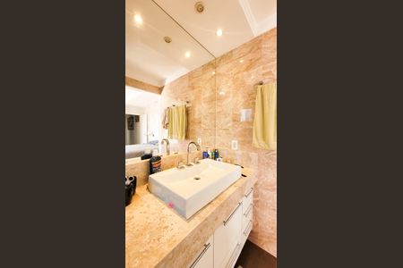 Apartamento à venda com 134m², 3 quartos e 2 vagasBanheiro da Suíte 1