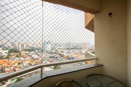 Apartamento à venda com 72m², 3 quartos e 1 vaga Apartamento à venda com 72m², 3 quartos e 1 vagaVaranda da sala