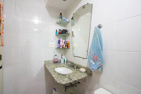 Apartamento à venda com 72m², 3 quartos e 1 vaga Apartamento à venda com 72m², 3 quartos e 1 vagaBanheiro social