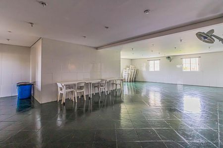Apartamento à venda com 72m², 3 quartos e 1 vaga Apartamento à venda com 72m², 3 quartos e 1 vagaÁrea comum - Salão de festas