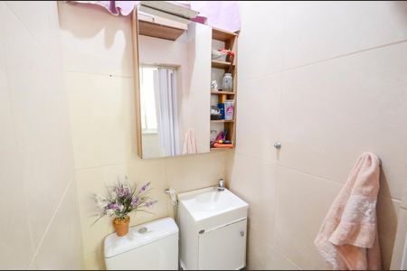 Apartamento à venda com 80m², 2 quartos e sem vagaBanheiro de Serviço