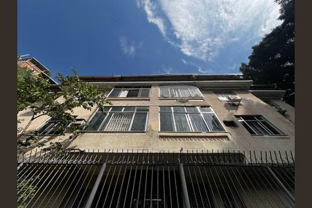 Apartamento à venda com 80m², 2 quartos e sem vagaFachada