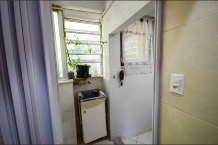 Apartamento à venda com 80m², 2 quartos e sem vagaBanheiro de Serviço