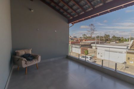 Casa à venda com 241m², 3 quartos e 2 vagasSacada/Suite