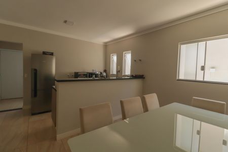 Casa à venda com 241m², 3 quartos e 2 vagasCozinha