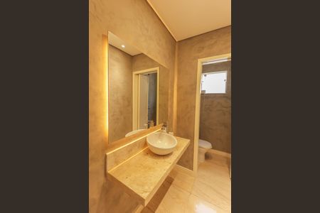 Casa à venda com 241m², 3 quartos e 2 vagasLavabo