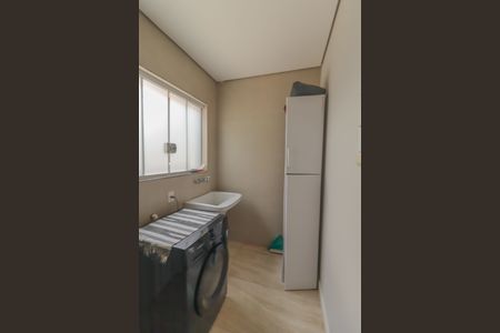Casa à venda com 241m², 3 quartos e 2 vagasLavanderia