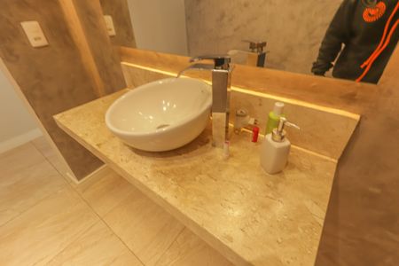 Casa à venda com 241m², 3 quartos e 2 vagasLavabo