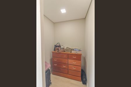 Casa à venda com 241m², 3 quartos e 2 vagasBanheiro/Suite