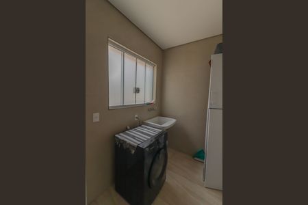 Casa à venda com 241m², 3 quartos e 2 vagasLavanderia