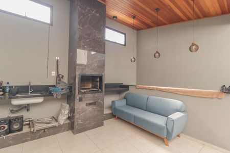 Casa à venda com 241m², 3 quartos e 2 vagasEdicula