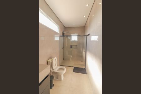 Casa à venda com 241m², 3 quartos e 2 vagasBanheiro Social