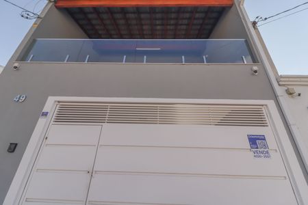 Casa à venda com 241m², 3 quartos e 2 vagasFachada